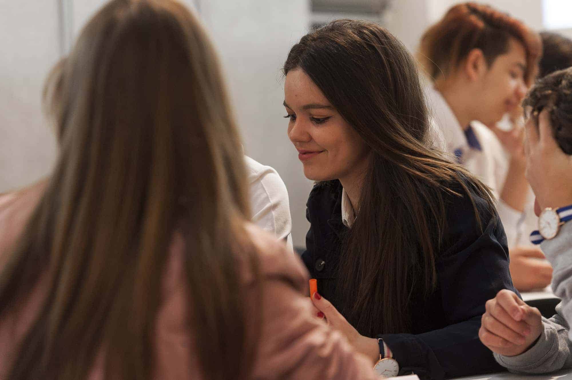 Más de 250 alumnos se forman en orientación laboral y educación financiera gracias a los voluntarios de Cecabank en su primer año de colaboración con Junior Achievement