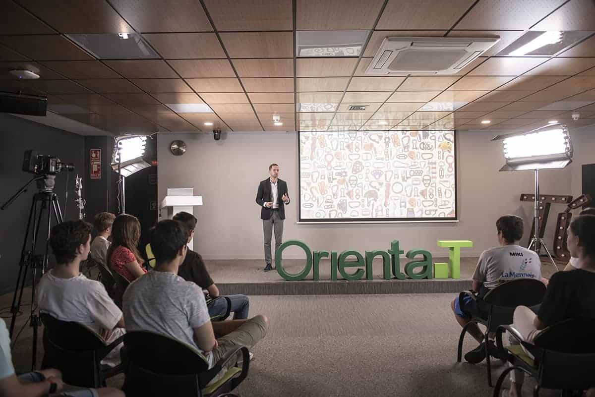 Nippon Gases, comprometido con la orientación laboral de los jóvenes en el programa Orienta-T