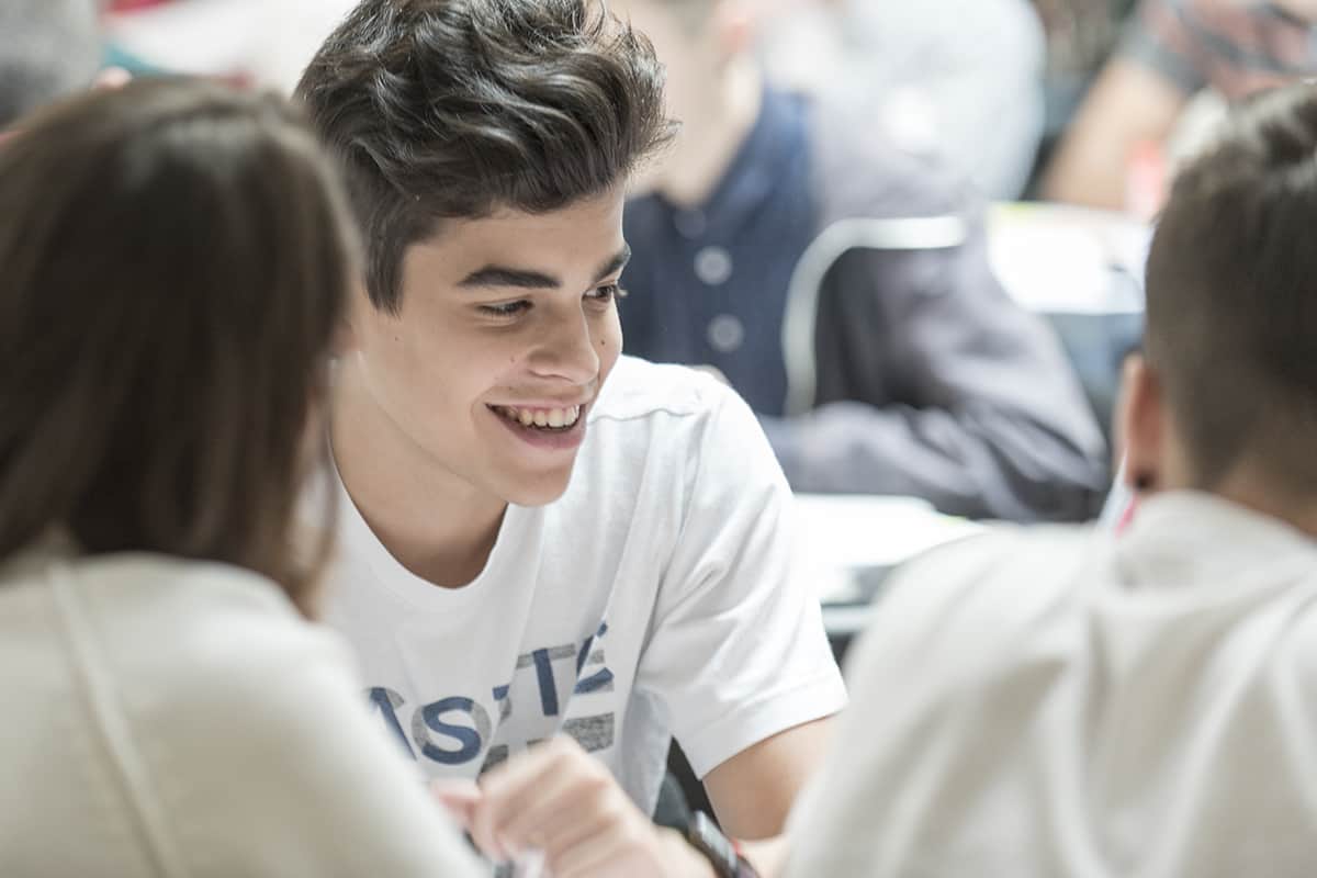 11 voluntarios de ING imparten el programa “Las Ventajas de Permanecer en el Colegio” en 2 centros educativos de la Comunidad de Madrid