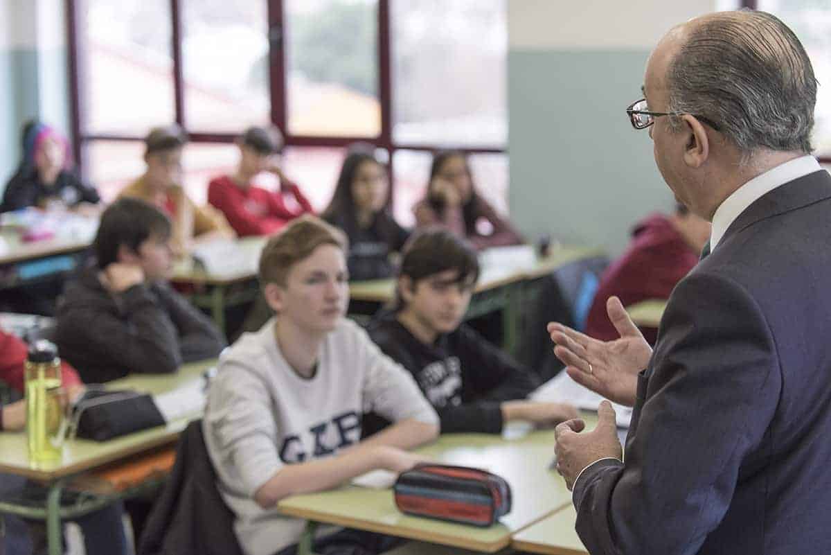 La 4ª edición del programa "Tus Finanzas, Tu Futuro" consolida el compromiso de la AEB con la educación financiera