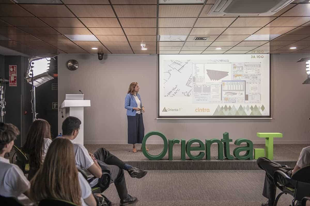 Ferrovial fomenta la orientación laboral y las STEM entre los jóvenes junto a Junior Achievement