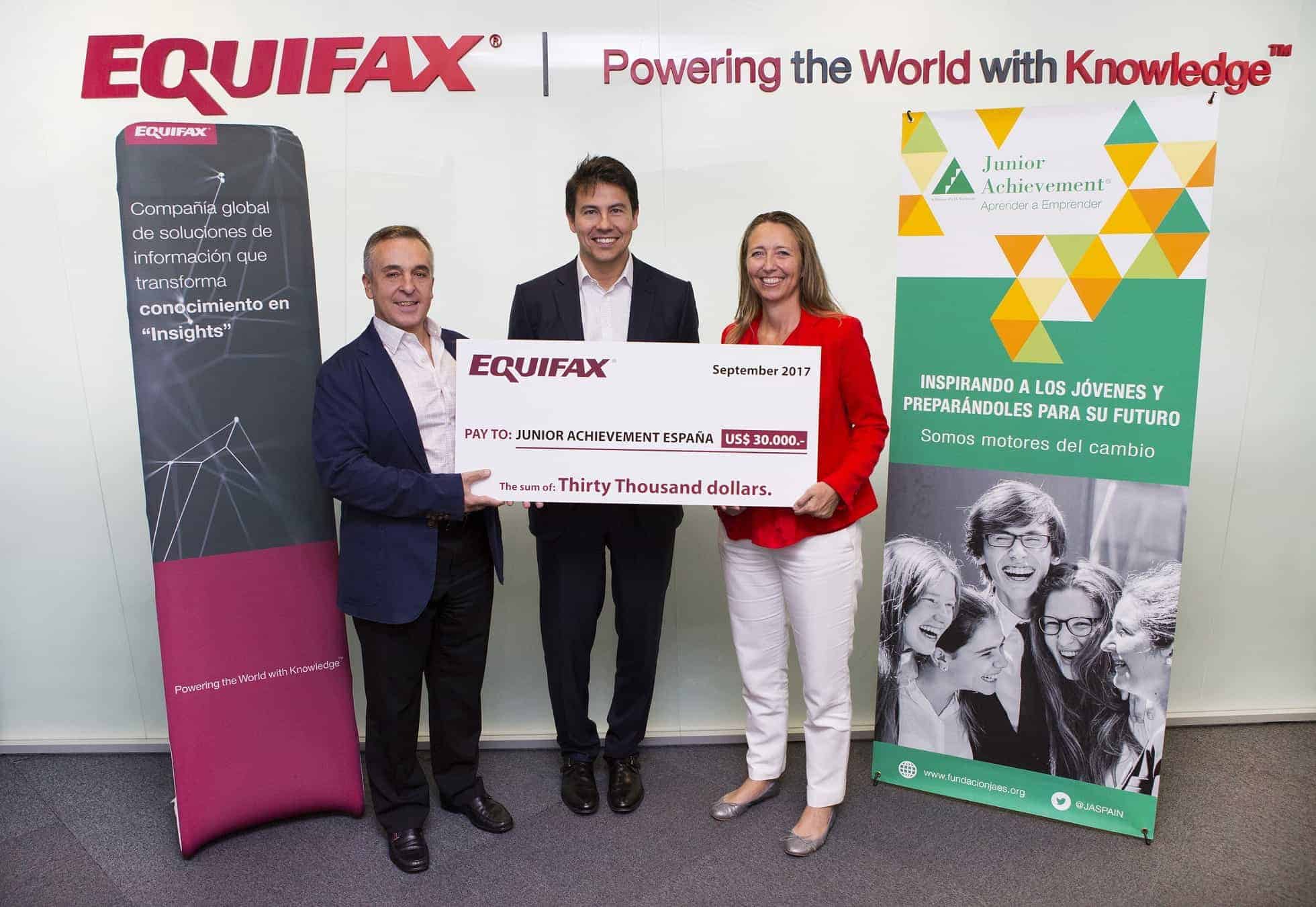 Equifax Ibérica SL y Junior Achievement firman su primer acuerdo de colaboración en España