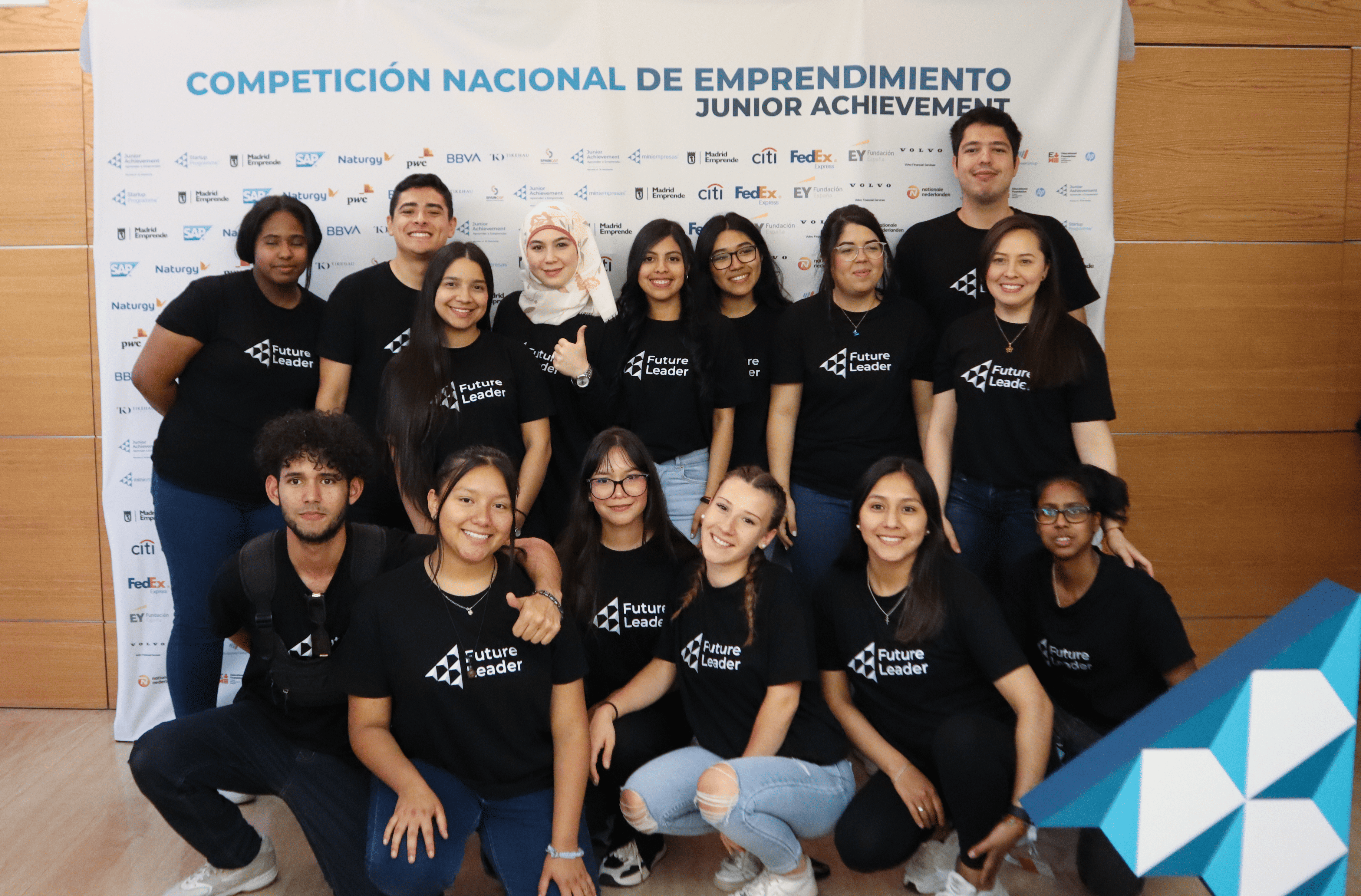 Asociación La Rueca y Junior Achievement ofrecen a 15 jóvenes su primera aproximación al mercado laboral