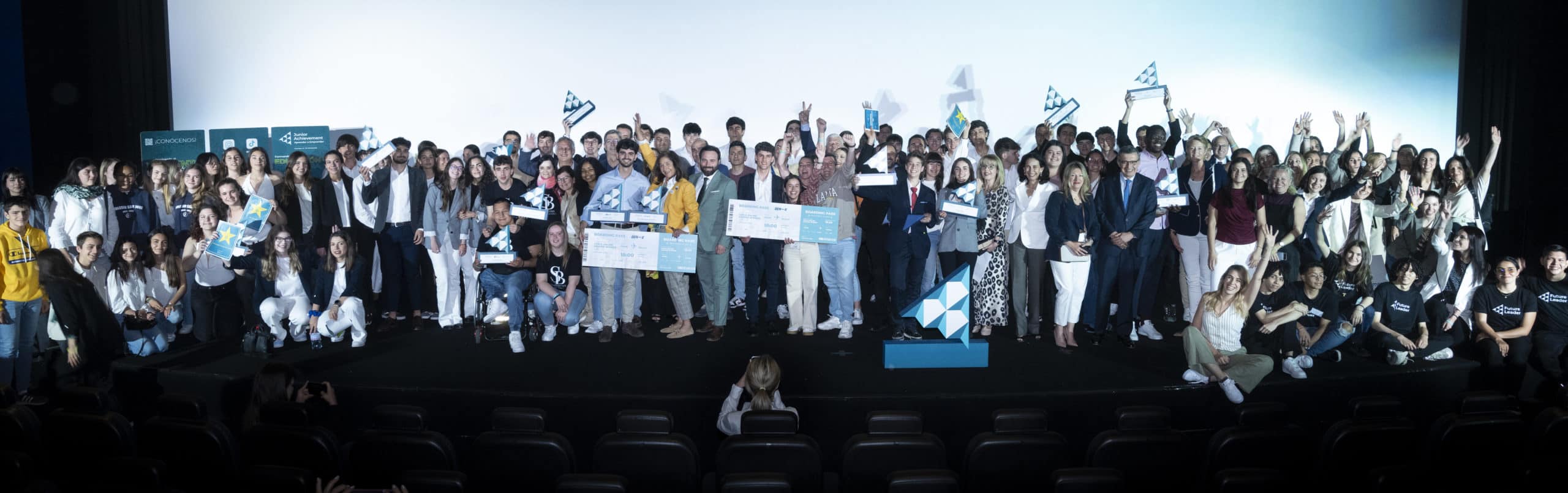 Send by Bus y Solaris Vita, ganadores de la Competición Nacional de Emprendimiento, representarán a España en la Competición europea Gen-E