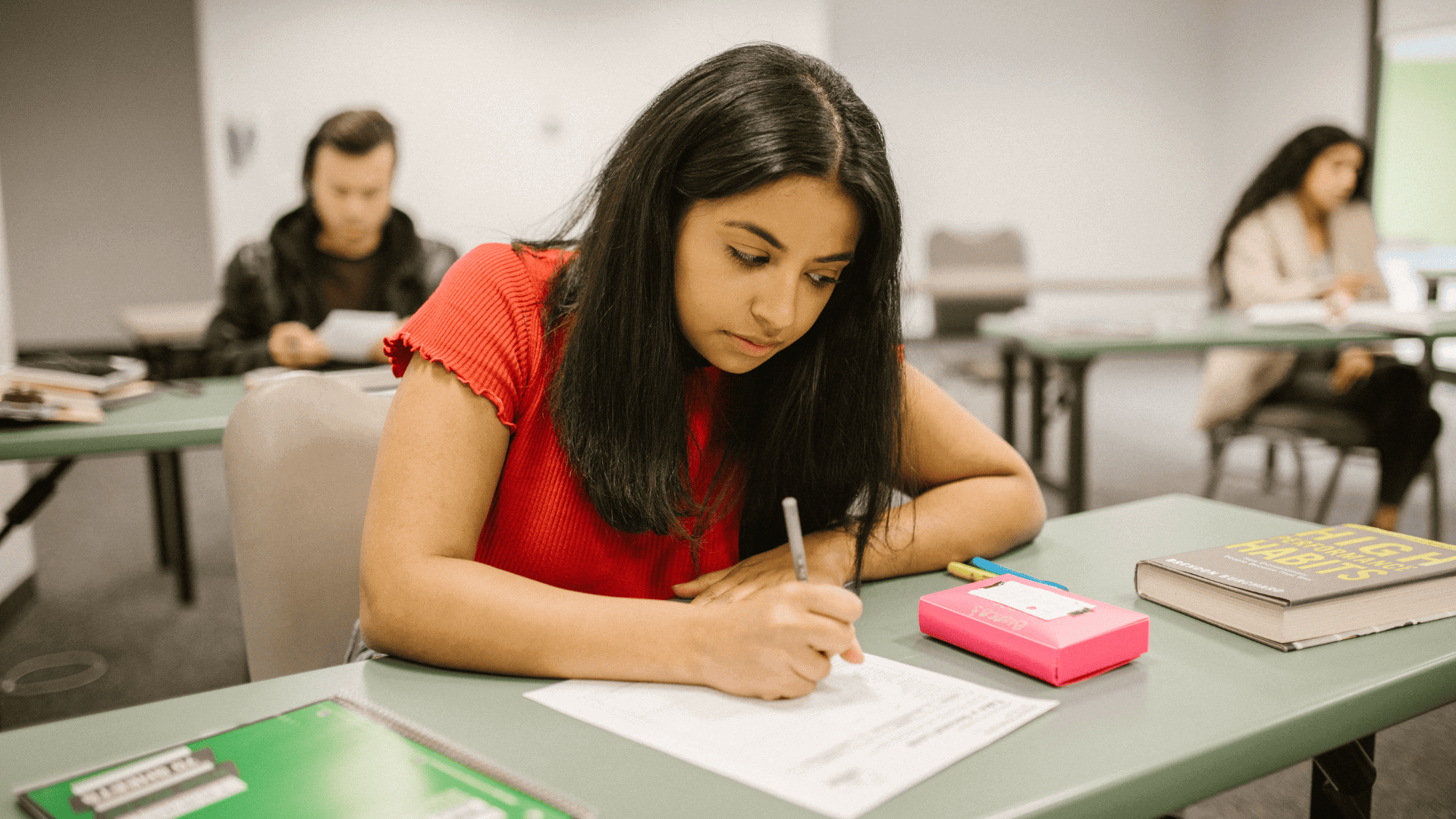 La AEC y Junior Achievement aumentan el interés por las carreras tecnológicas entre 1.600 estudiantes