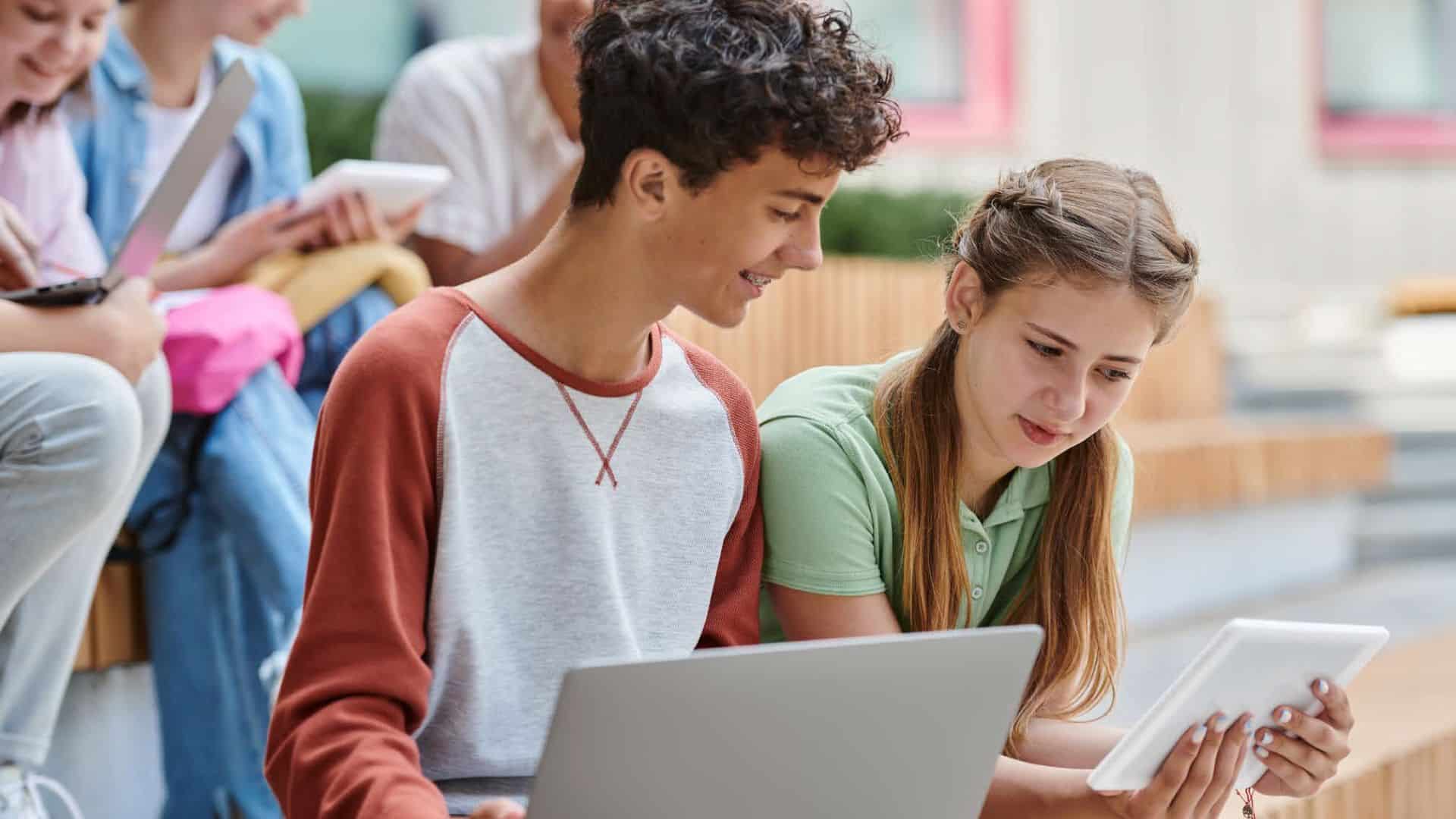 IA y emprendimiento: la Comisión Europea impulsa un programa entre jóvenes españoles