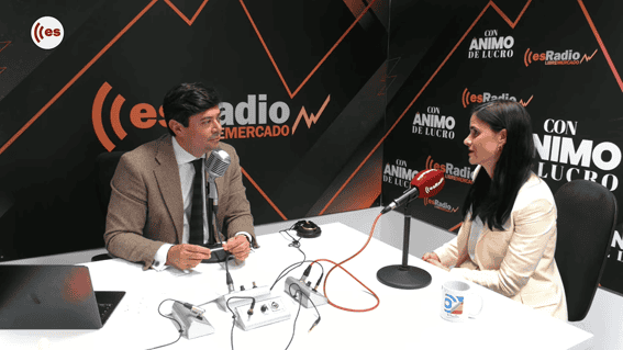 Helen Muntión, docente: "Es espectacular el avance de los alumnos con los programas de Junior Achievement"